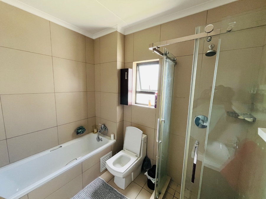 To Let 2 Bedroom Property for Rent in Erand Gardens Gauteng