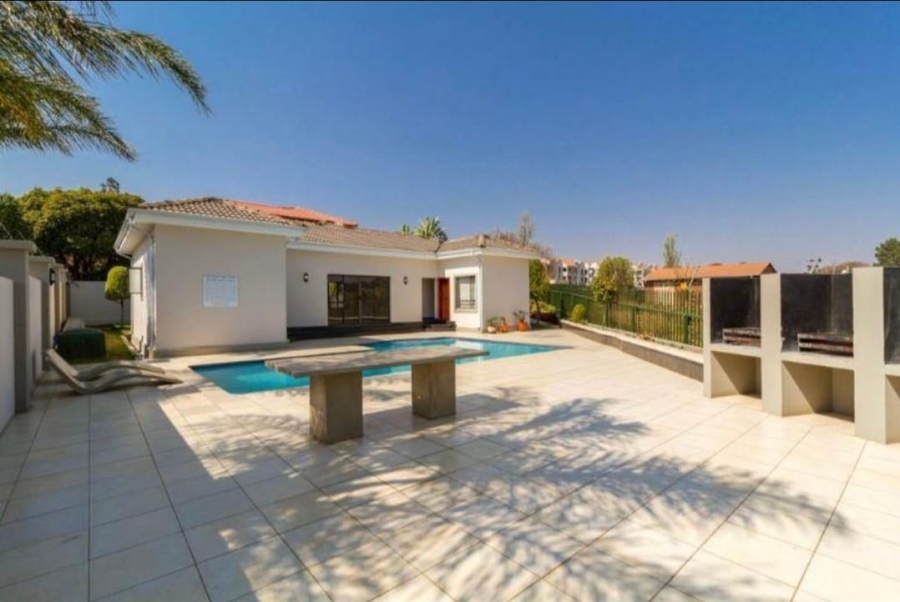 1 Bedroom Property for Sale in Noordwyk Gauteng