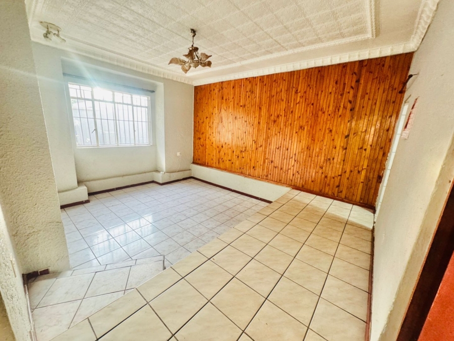 4 Bedroom Property for Sale in Bezuidenhout Valley Gauteng