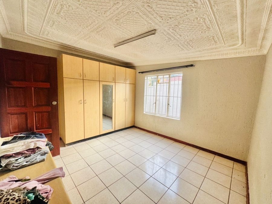 4 Bedroom Property for Sale in Bezuidenhout Valley Gauteng