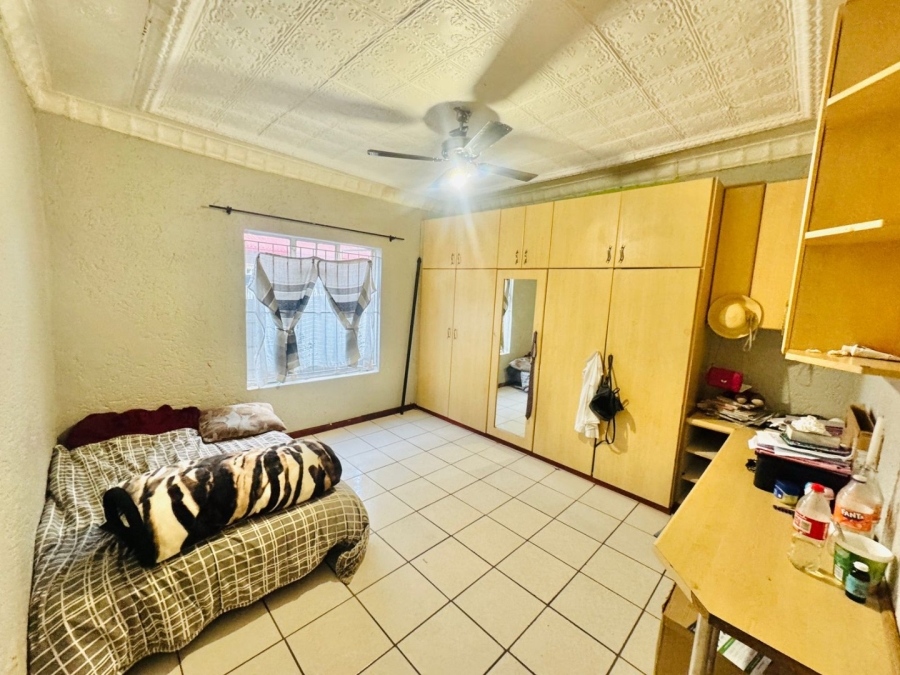 4 Bedroom Property for Sale in Bezuidenhout Valley Gauteng