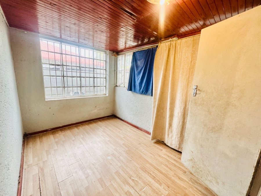 4 Bedroom Property for Sale in Bezuidenhout Valley Gauteng