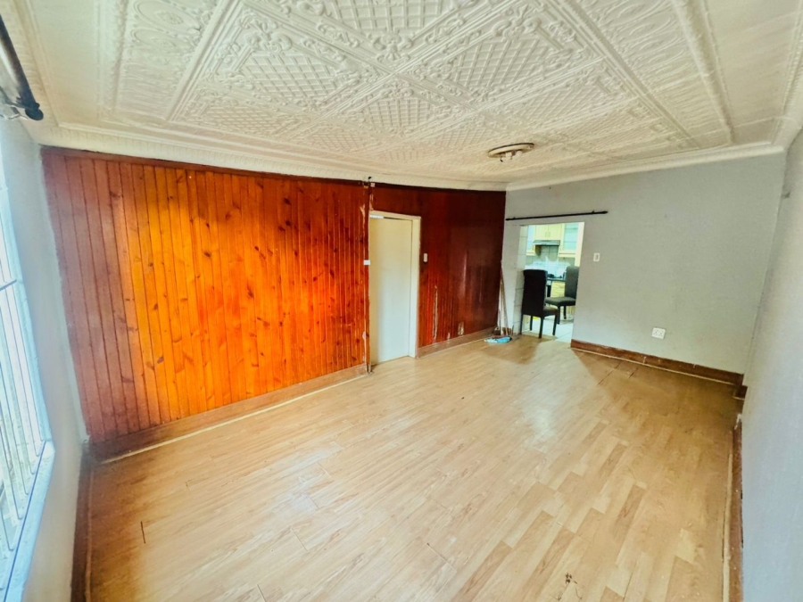 4 Bedroom Property for Sale in Bezuidenhout Valley Gauteng