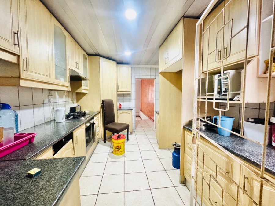 4 Bedroom Property for Sale in Bezuidenhout Valley Gauteng