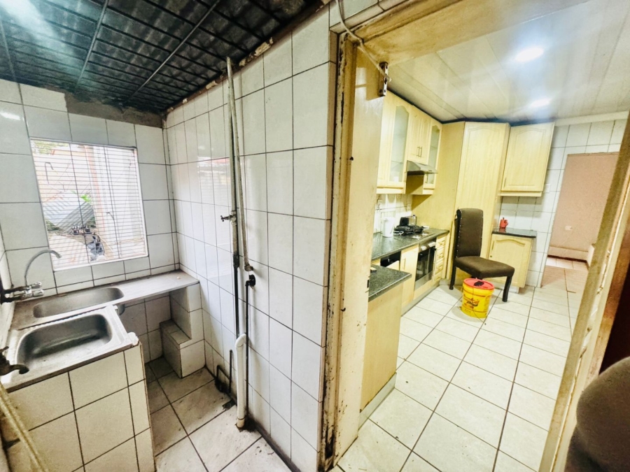 4 Bedroom Property for Sale in Bezuidenhout Valley Gauteng