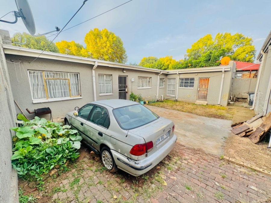 4 Bedroom Property for Sale in Bezuidenhout Valley Gauteng