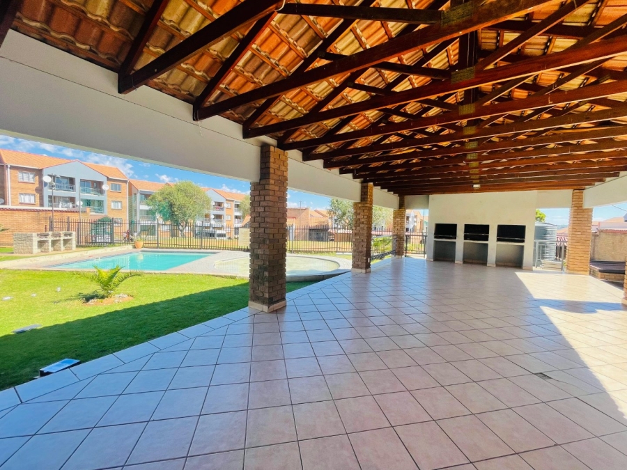2 Bedroom Property for Sale in Vorna Valley Gauteng
