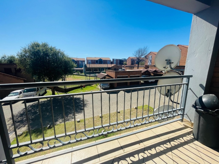 2 Bedroom Property for Sale in Vorna Valley Gauteng