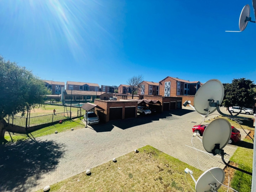 2 Bedroom Property for Sale in Vorna Valley Gauteng