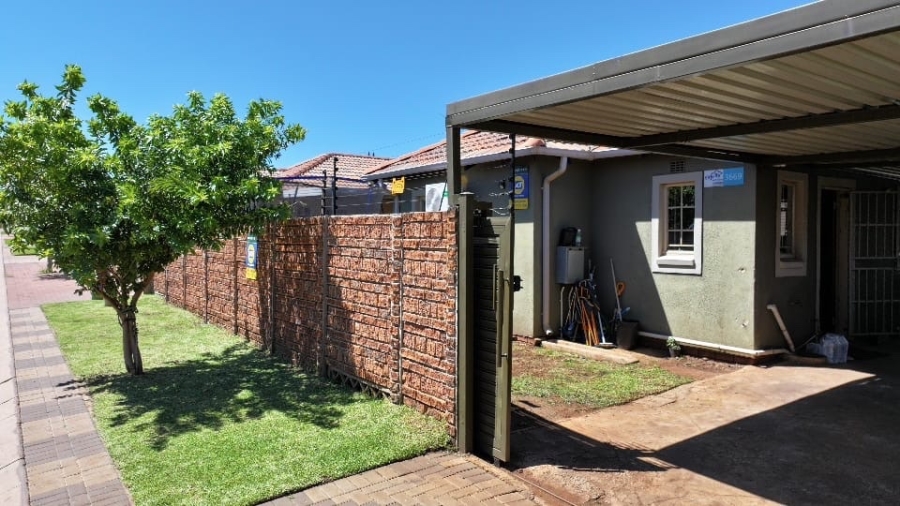3 Bedroom Property for Sale in Palm Ridge Gauteng