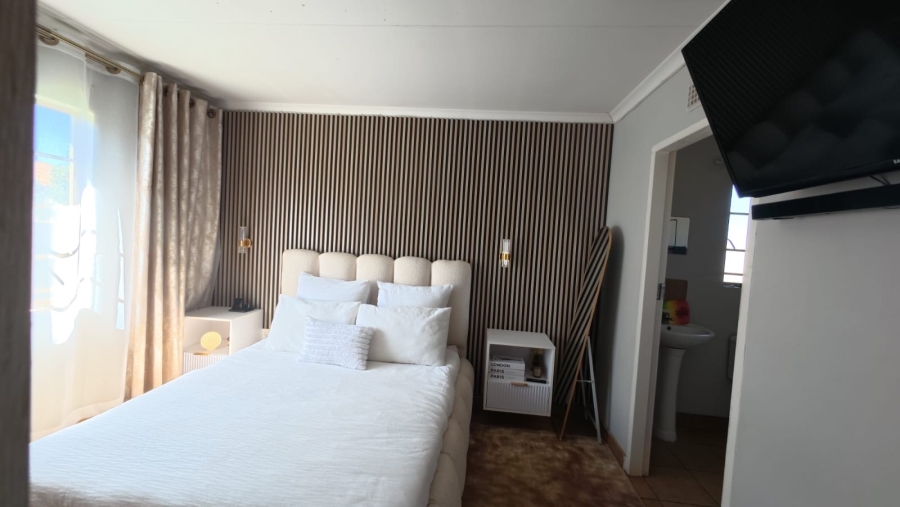 3 Bedroom Property for Sale in Palm Ridge Gauteng
