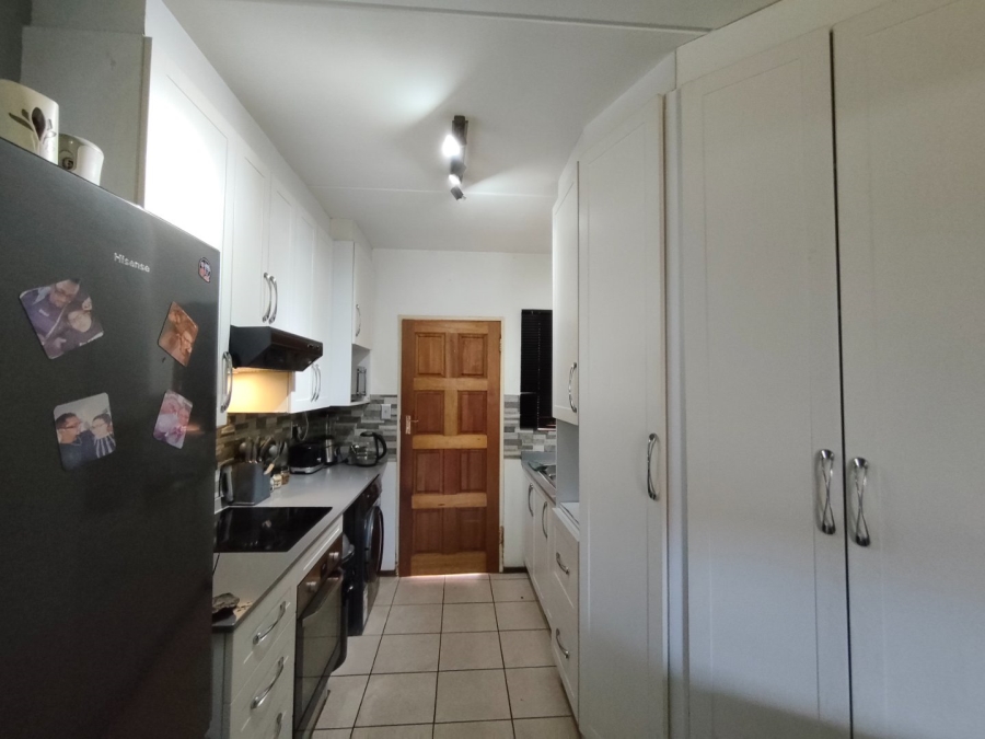 2 Bedroom Property for Sale in Little Falls Gauteng