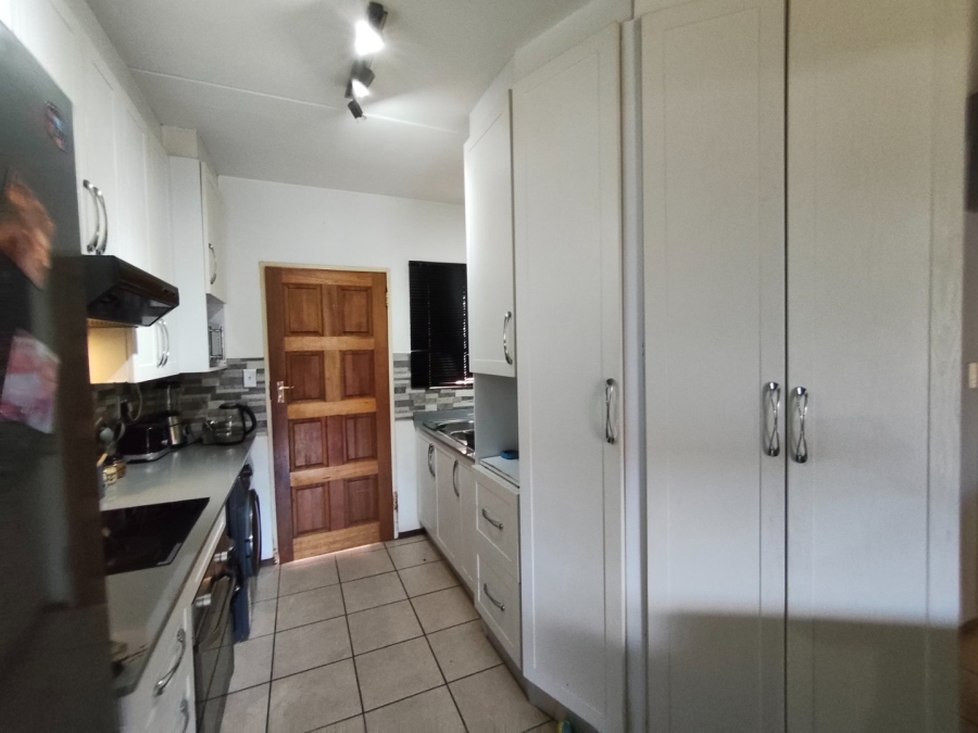 2 Bedroom Property for Sale in Little Falls Gauteng
