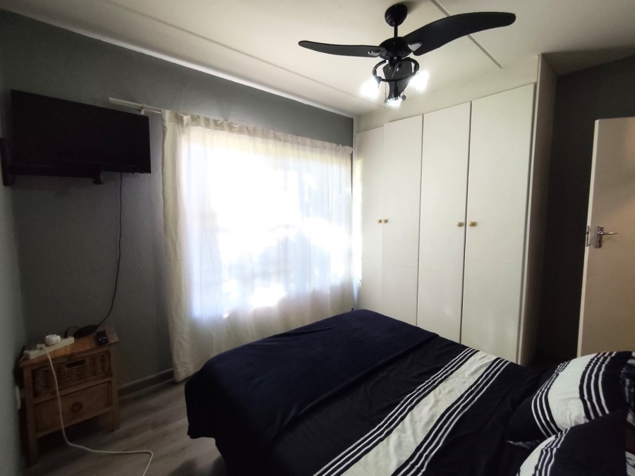 2 Bedroom Property for Sale in Little Falls Gauteng