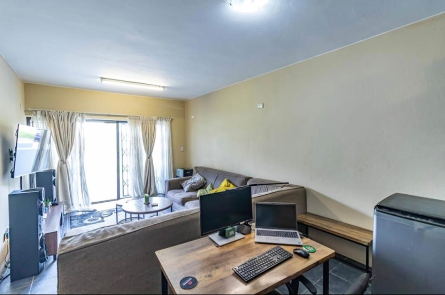 2 Bedroom Property for Sale in Erand Gardens Gauteng