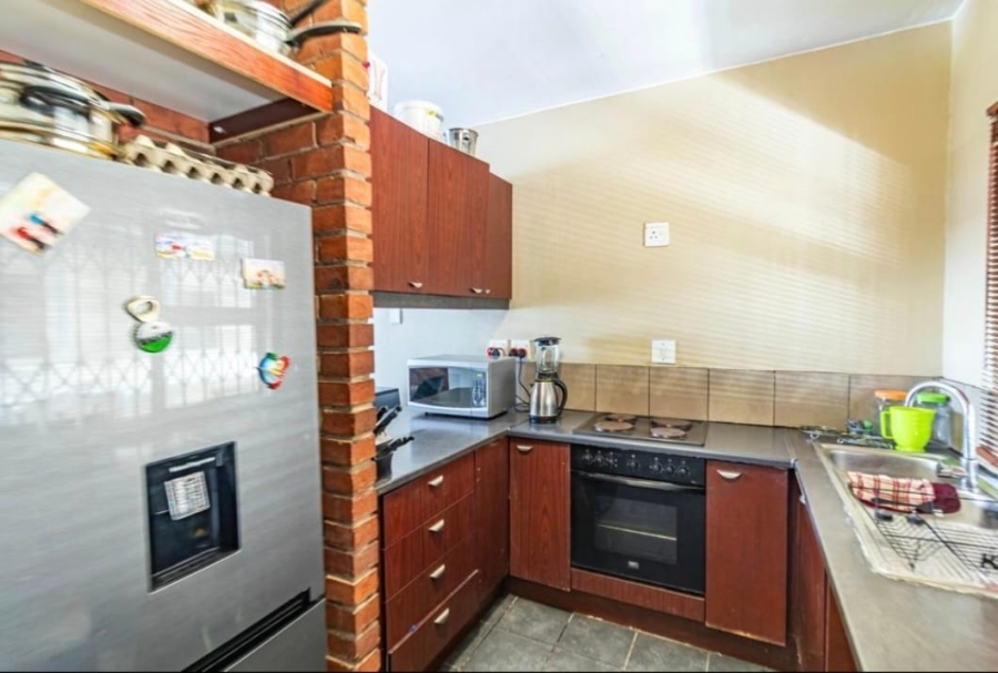 2 Bedroom Property for Sale in Erand Gardens Gauteng