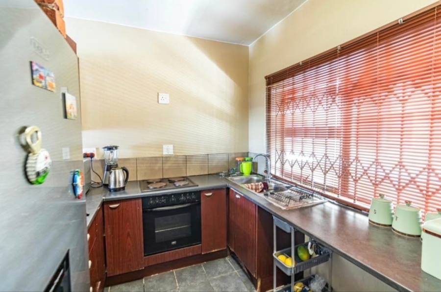 2 Bedroom Property for Sale in Erand Gardens Gauteng