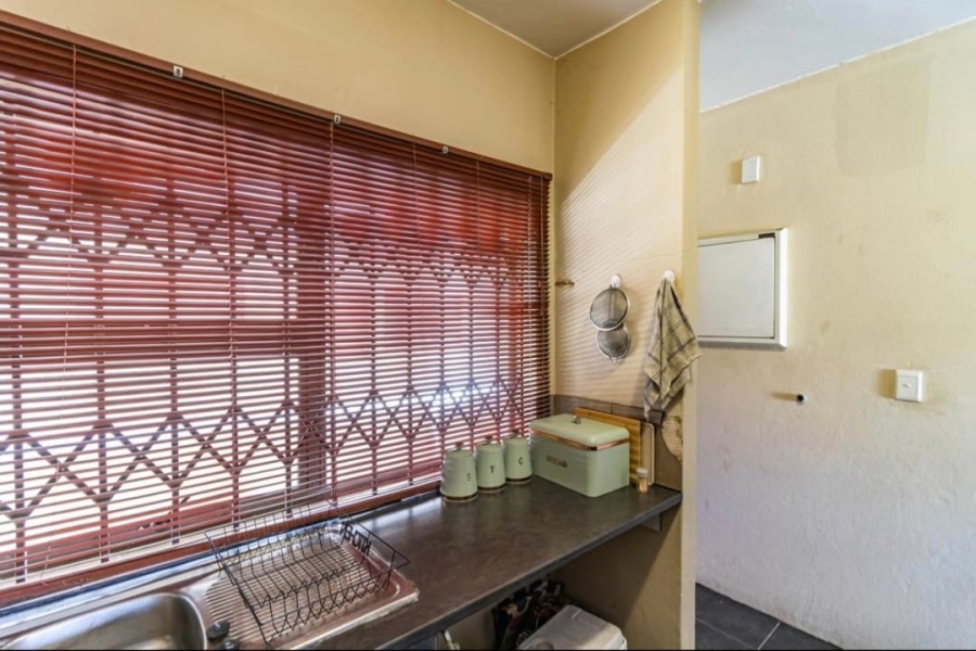 2 Bedroom Property for Sale in Erand Gardens Gauteng
