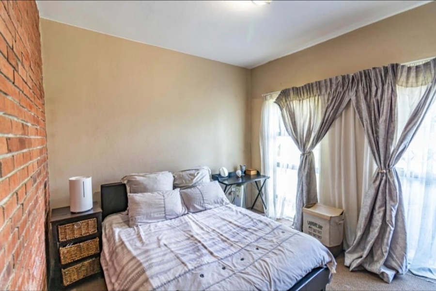 2 Bedroom Property for Sale in Erand Gardens Gauteng