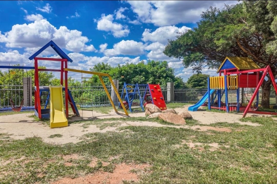 2 Bedroom Property for Sale in Erand Gardens Gauteng
