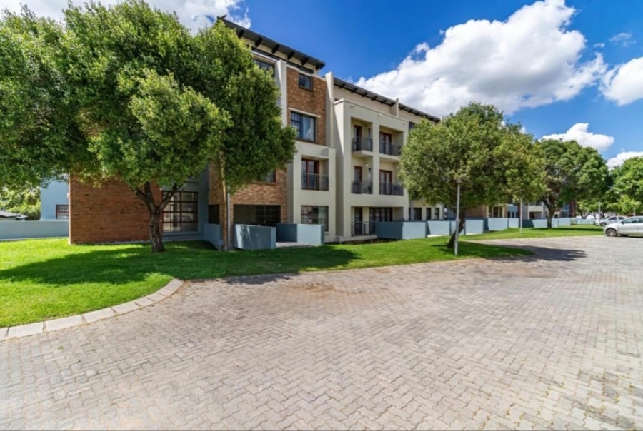 2 Bedroom Property for Sale in Erand Gardens Gauteng