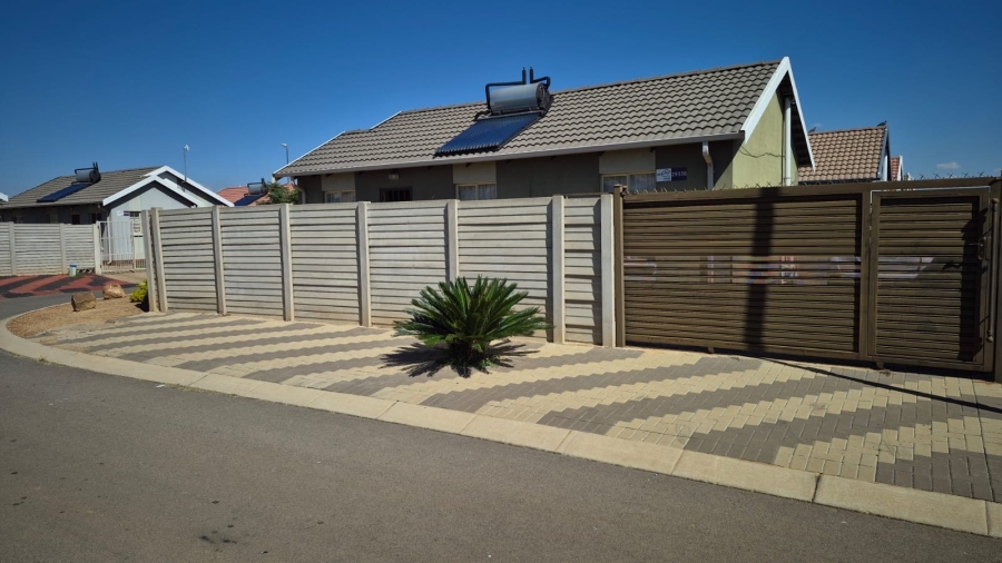 3 Bedroom Property for Sale in Palm Ridge Gauteng
