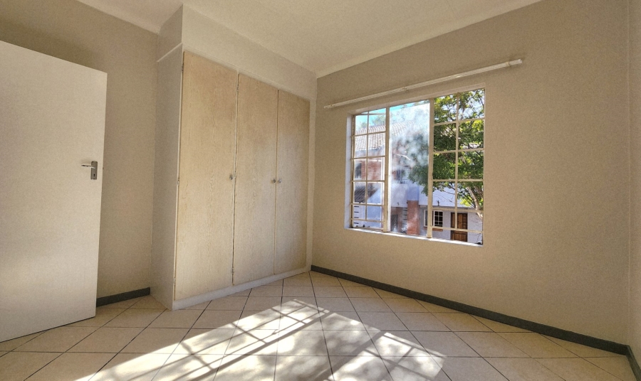 2 Bedroom Property for Sale in Die Hoewes Gauteng
