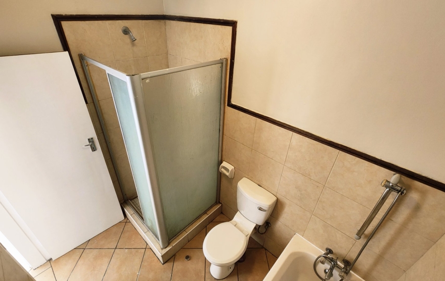 2 Bedroom Property for Sale in Die Hoewes Gauteng