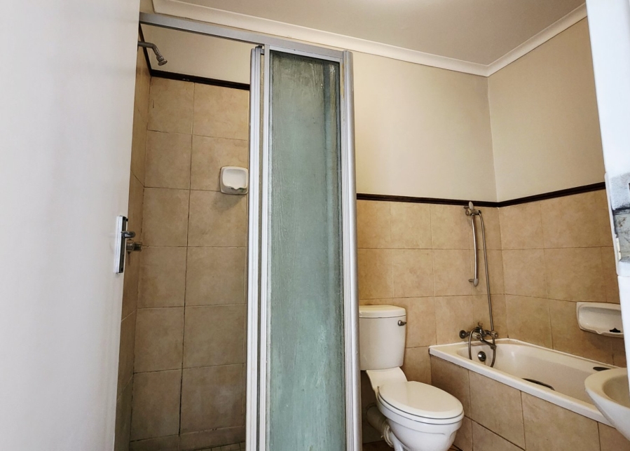 2 Bedroom Property for Sale in Die Hoewes Gauteng