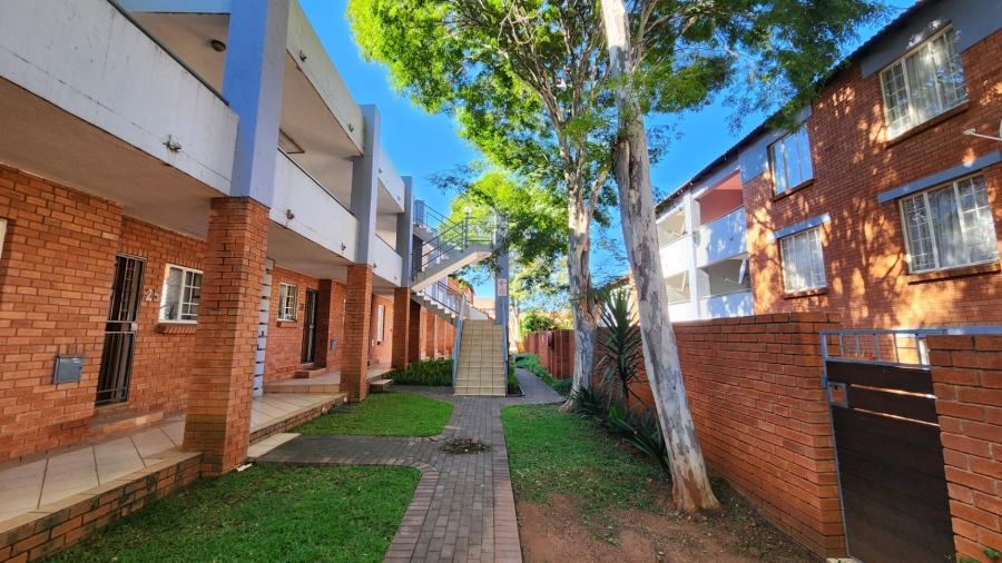 2 Bedroom Property for Sale in Die Hoewes Gauteng