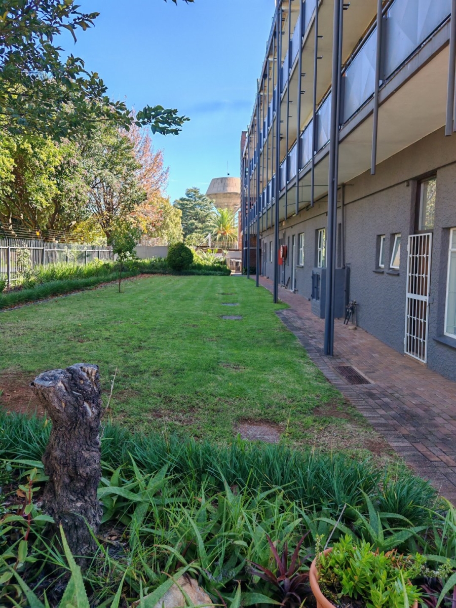 2 Bedroom Property for Sale in Linden Gauteng