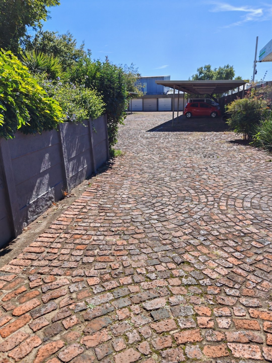 2 Bedroom Property for Sale in Linden Gauteng