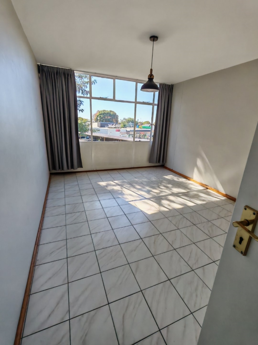 2 Bedroom Property for Sale in Linden Gauteng