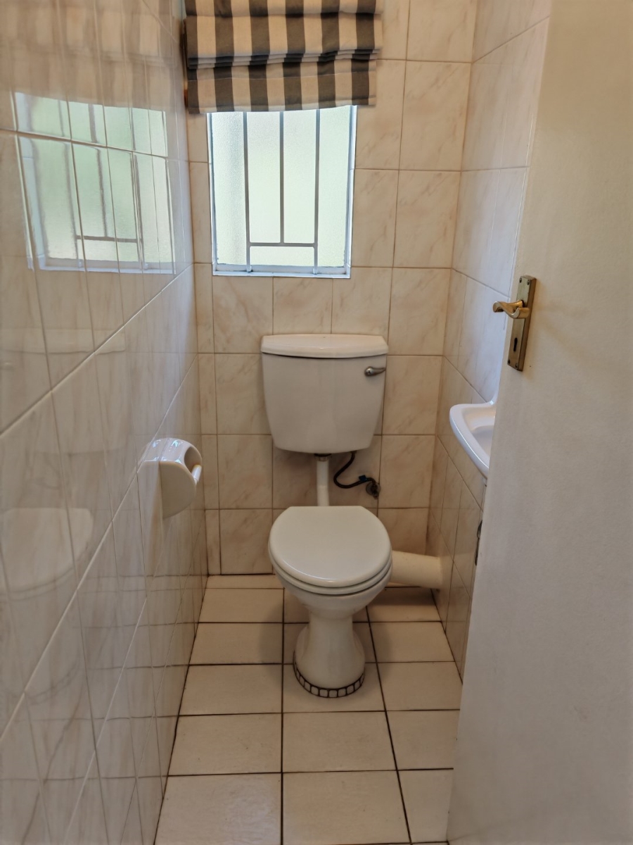 2 Bedroom Property for Sale in Linden Gauteng