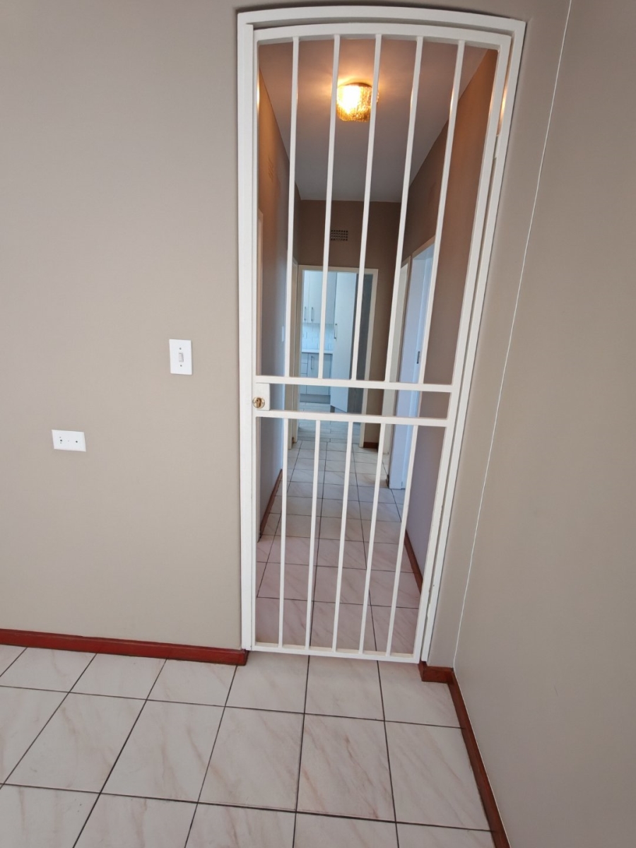 2 Bedroom Property for Sale in Linden Gauteng