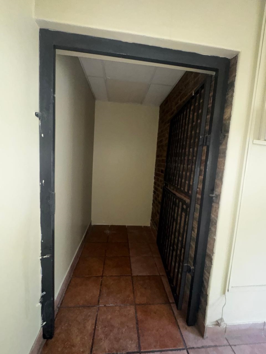 To Let Commercial Property for Rent in Wierda Park Gauteng