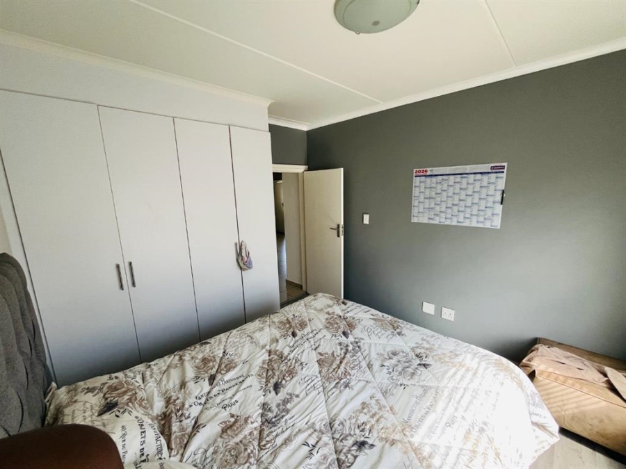 To Let 2 Bedroom Property for Rent in Erand Gardens Gauteng