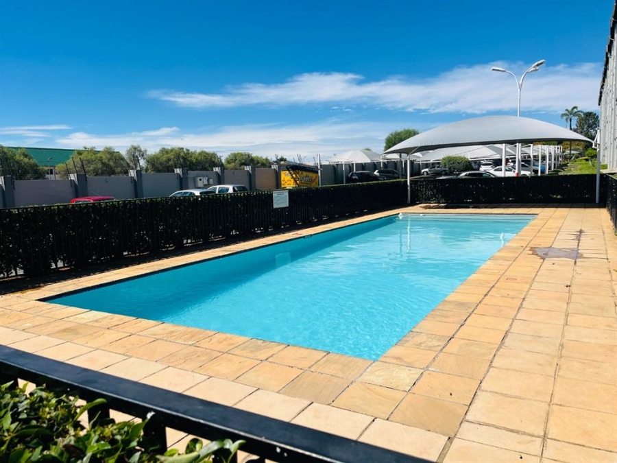 To Let 2 Bedroom Property for Rent in Erand Gardens Gauteng