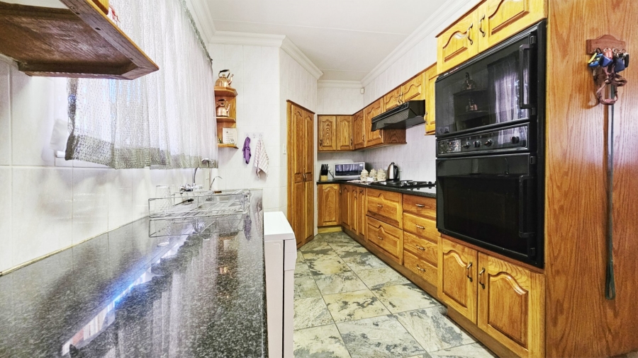 2 Bedroom Property for Sale in Three Rivers East Gauteng