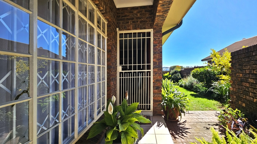 2 Bedroom Property for Sale in Three Rivers East Gauteng
