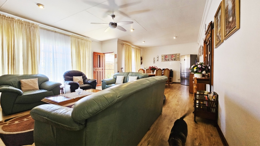 2 Bedroom Property for Sale in Three Rivers East Gauteng
