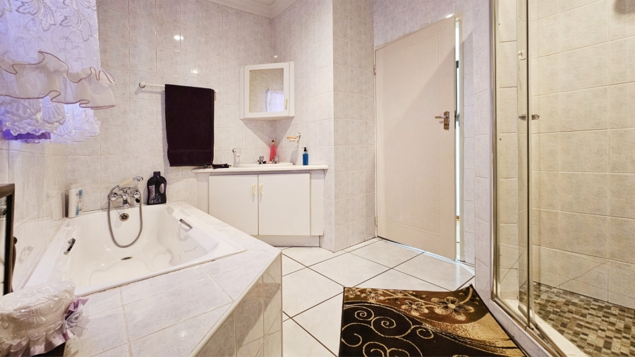 2 Bedroom Property for Sale in Three Rivers East Gauteng