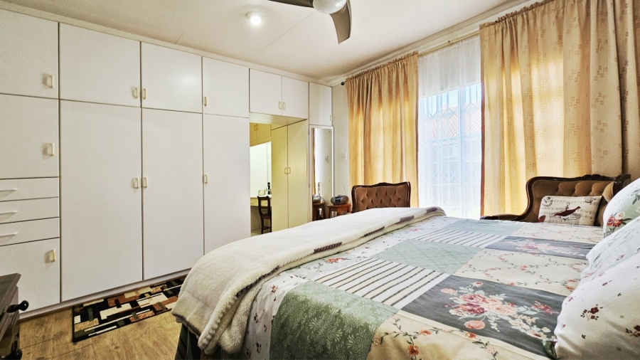 2 Bedroom Property for Sale in Three Rivers East Gauteng
