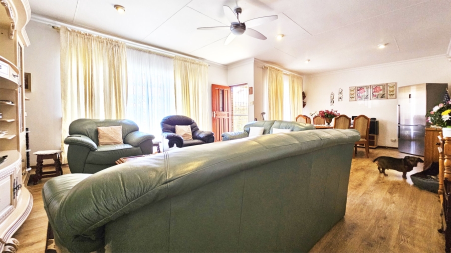 2 Bedroom Property for Sale in Three Rivers East Gauteng
