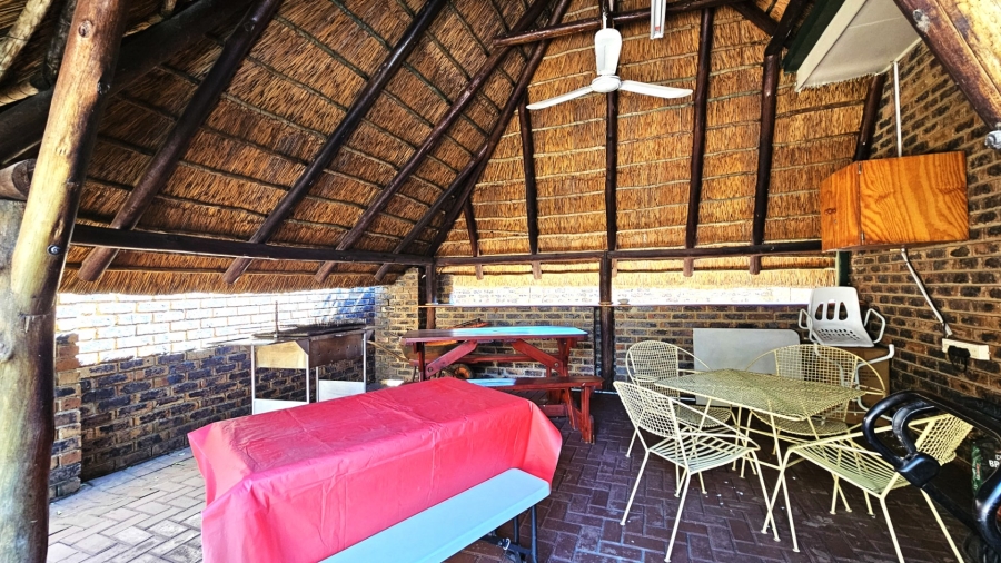 2 Bedroom Property for Sale in Three Rivers East Gauteng