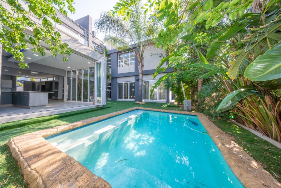 5 Bedroom Property for Sale in Greenstone Hill Gauteng