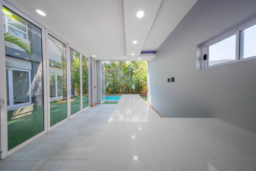 5 Bedroom Property for Sale in Greenstone Hill Gauteng