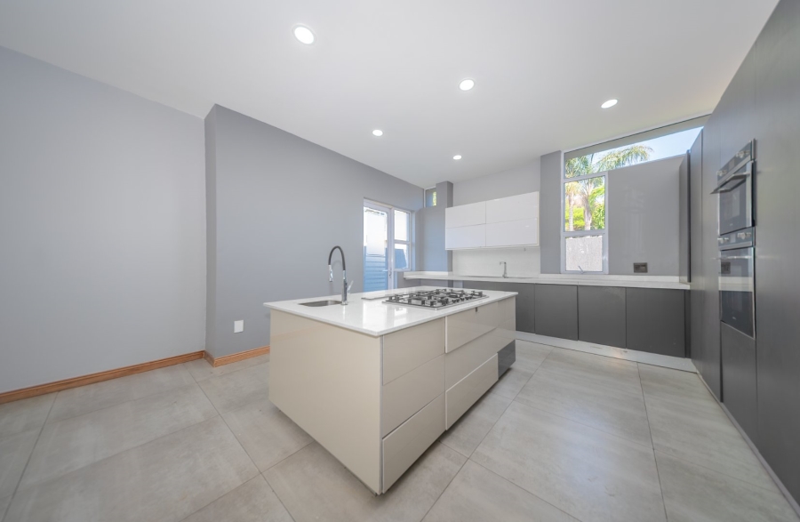5 Bedroom Property for Sale in Greenstone Hill Gauteng