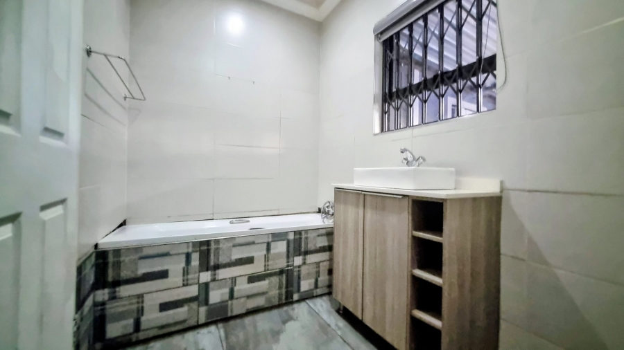 3 Bedroom Property for Sale in Sonland Park Gauteng