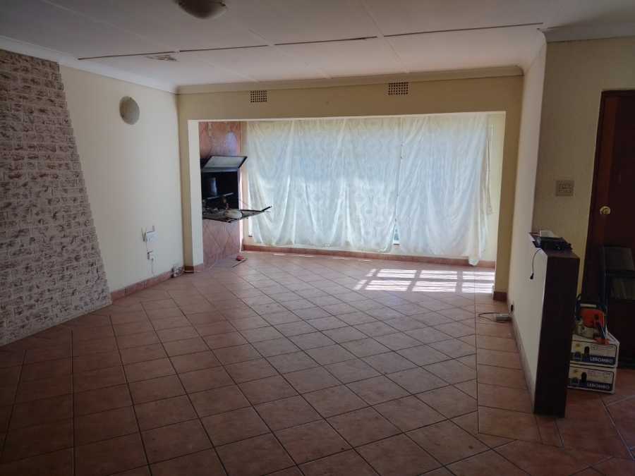 3 Bedroom Property for Sale in Rensburg Gauteng